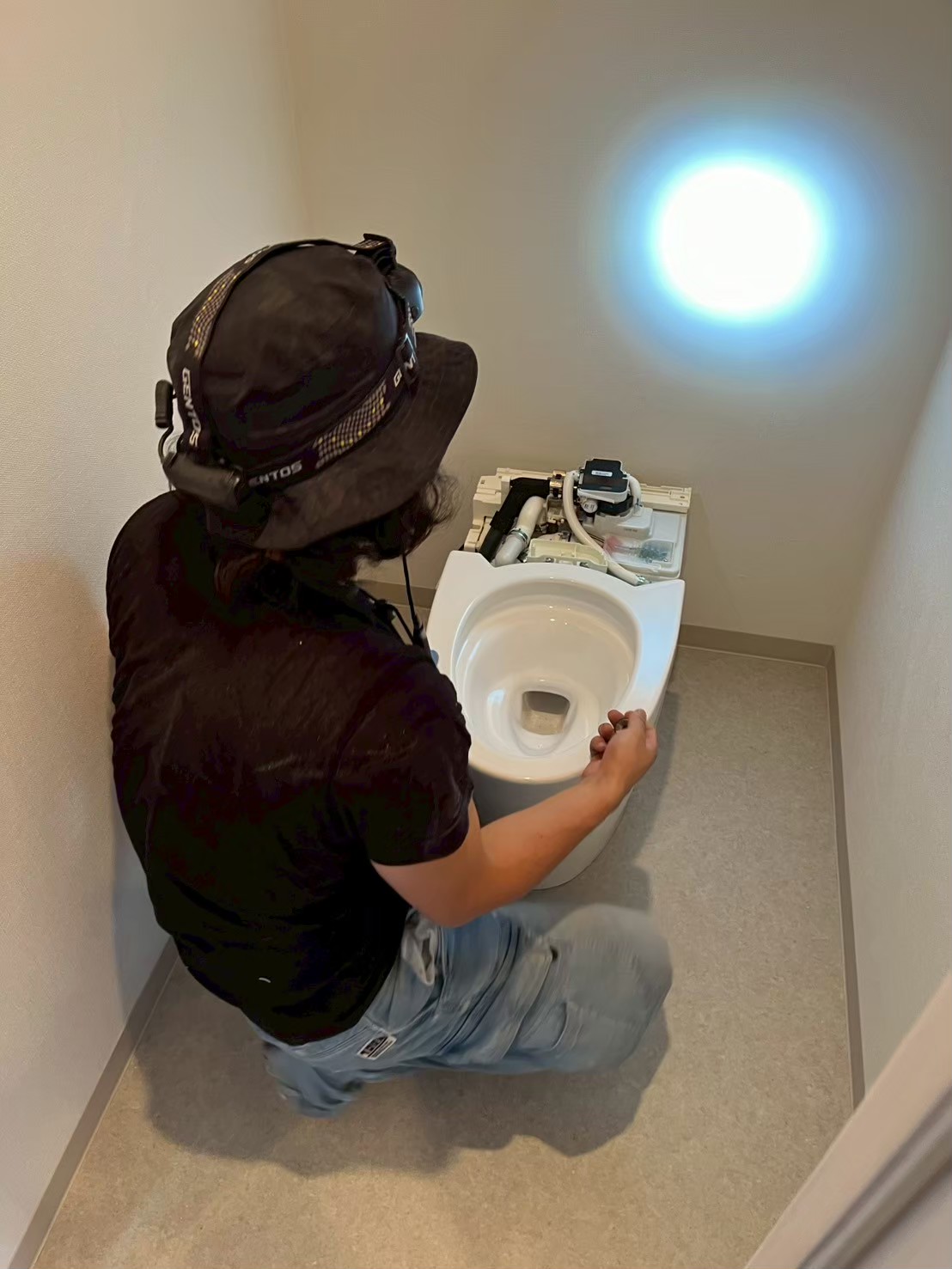 横浜市磯子区 トイレ新設 作業中写真