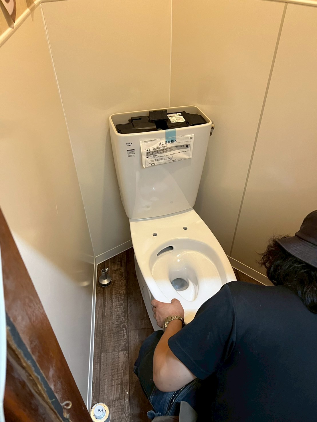 東京都大田区蒲田 LIXILアメージュ トイレ取付作業