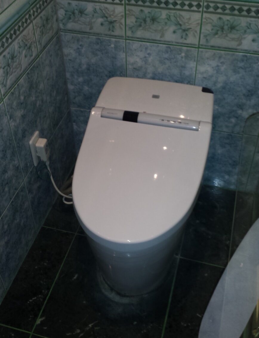 東京都荒川区 店舗 ネオレストSD トイレ交換施工前写真