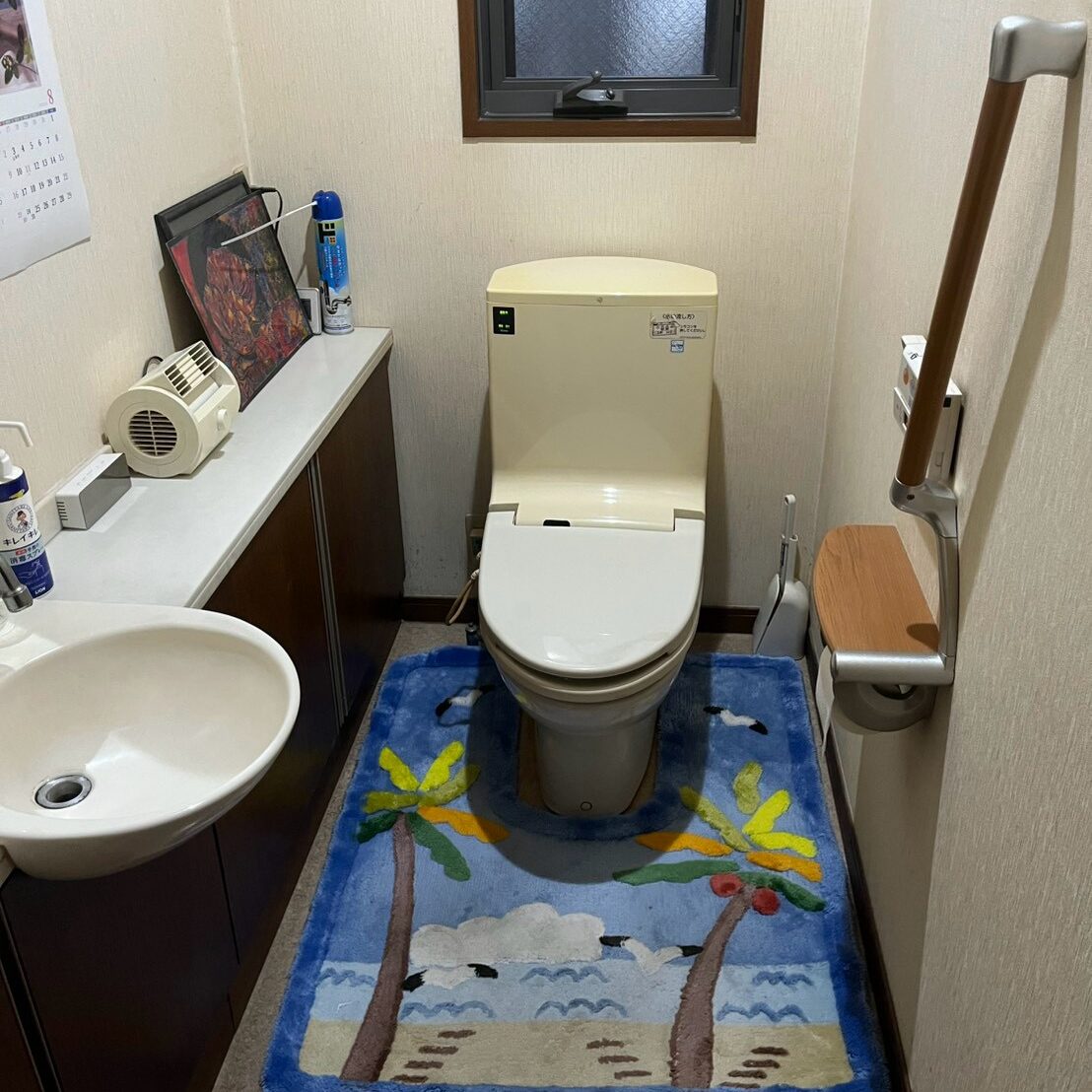 横浜市南区 戸建て 1階トイレ TOTO CS87B 施工前写真