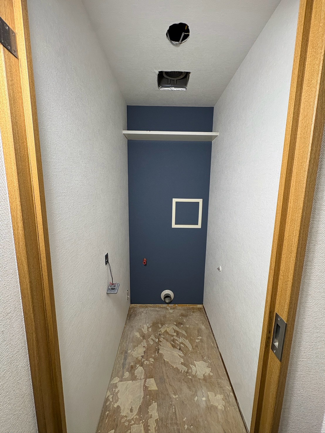 横浜市都筑区 トイレ アクセントクロス 内装工事写真