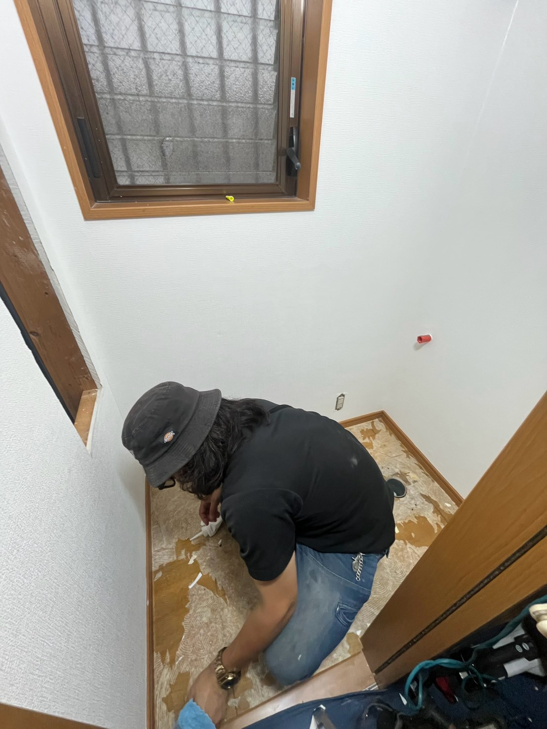 横浜市西区 トイレ交換 内装工事 施工中写真