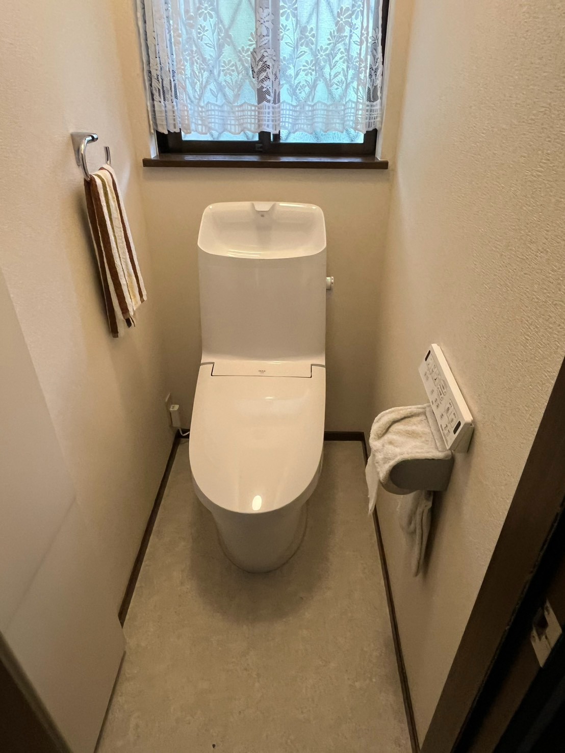 横浜市青葉区 アメージュシャワートイレZ2 クッションフロア貼替 施工後写真