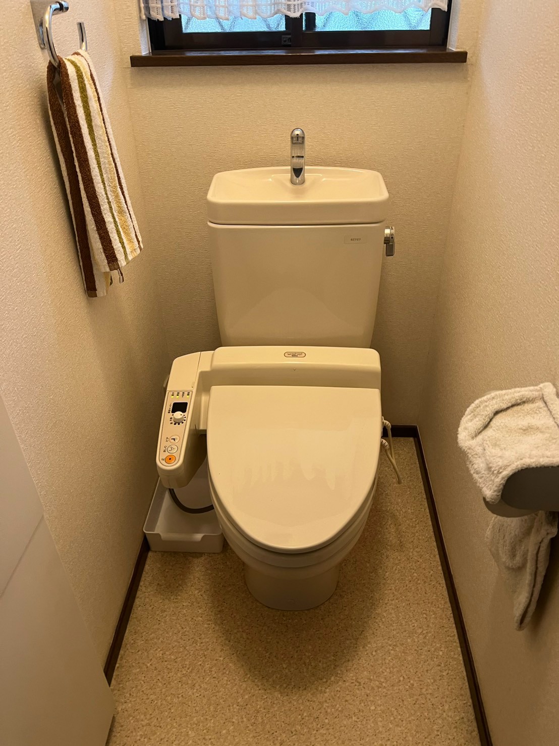 横浜市青葉区 戸建て トイレ交換 クッションフロア貼替 施工前写真