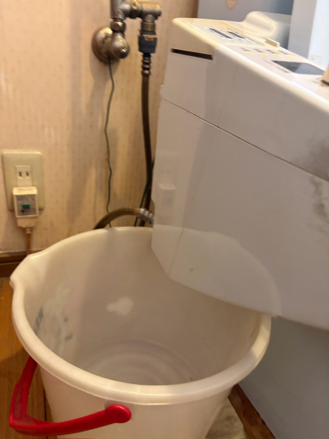 川崎市中原区 トイレ 既設漏水箇所 床下地写真