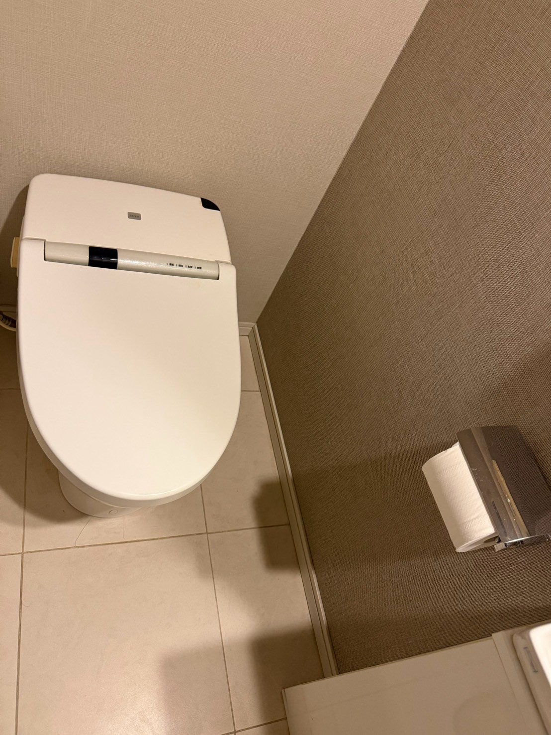 横浜市鶴見区 マンション トイレ交換 ネオレストRS1 施工前